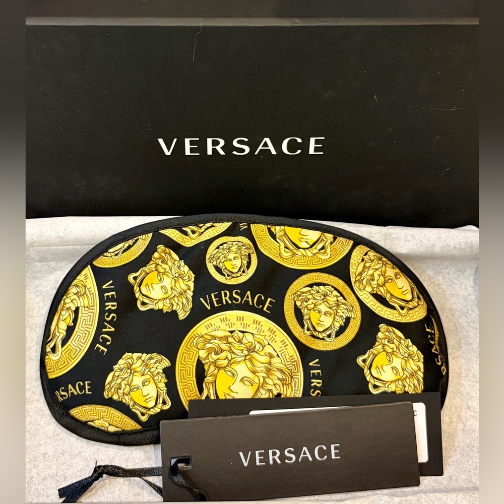 NWT VERSACE Black/Gold Medusa Motif Sleep Mask with box/shopping bag/Tissue ๐ค๐ - Picture 3 of 7